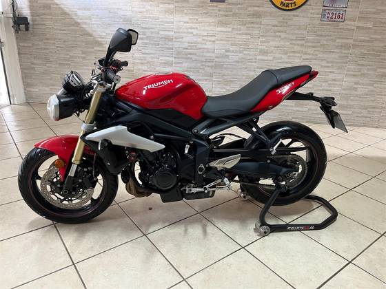 TRIUMPH STREET TRIPLE 675 ABS 